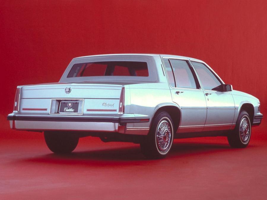  Cadillac Fleetwood 1985 года  (фото 3 из 4)